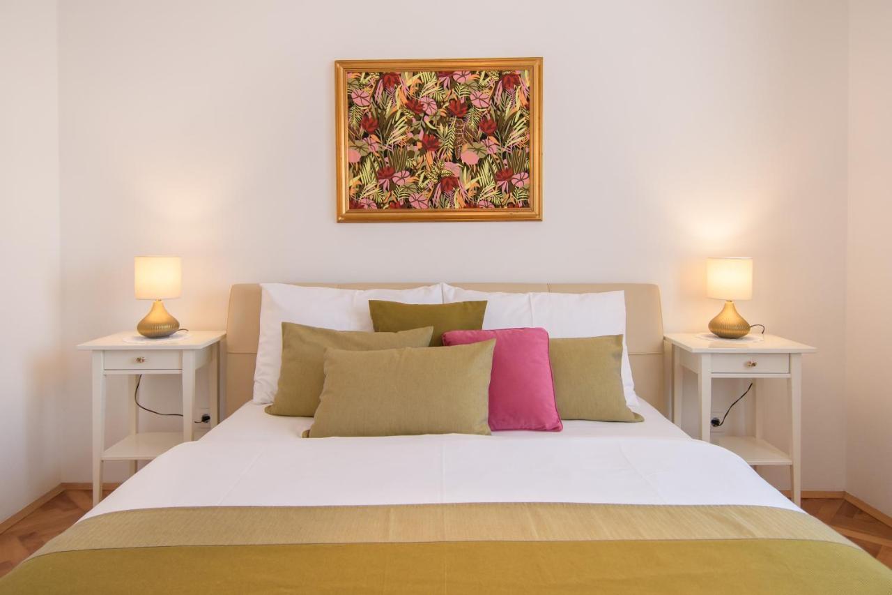 Julie City Centre Porec Apartment Exterior photo