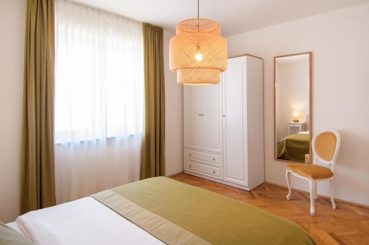 Julie City Centre Porec Apartment Exterior photo